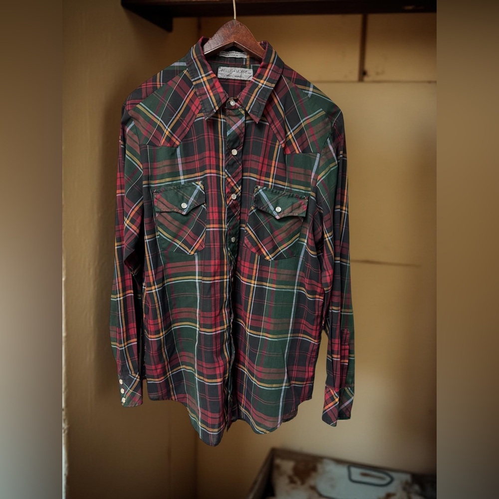 Wells and Morris Green and Red Plaid Casual Button Down Shirt